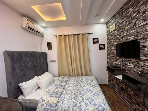 Meadowbrook Apartment - Image 8
