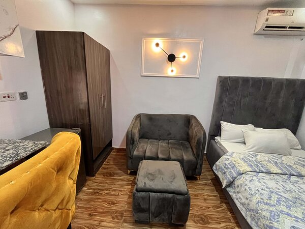 Meadowbrook Apartment - Image 10
